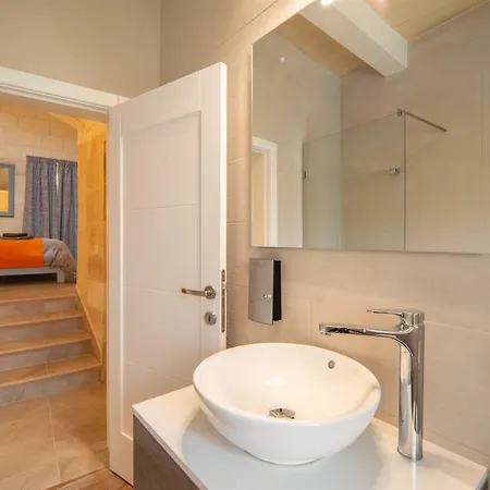 Rhan Holiday Villa
